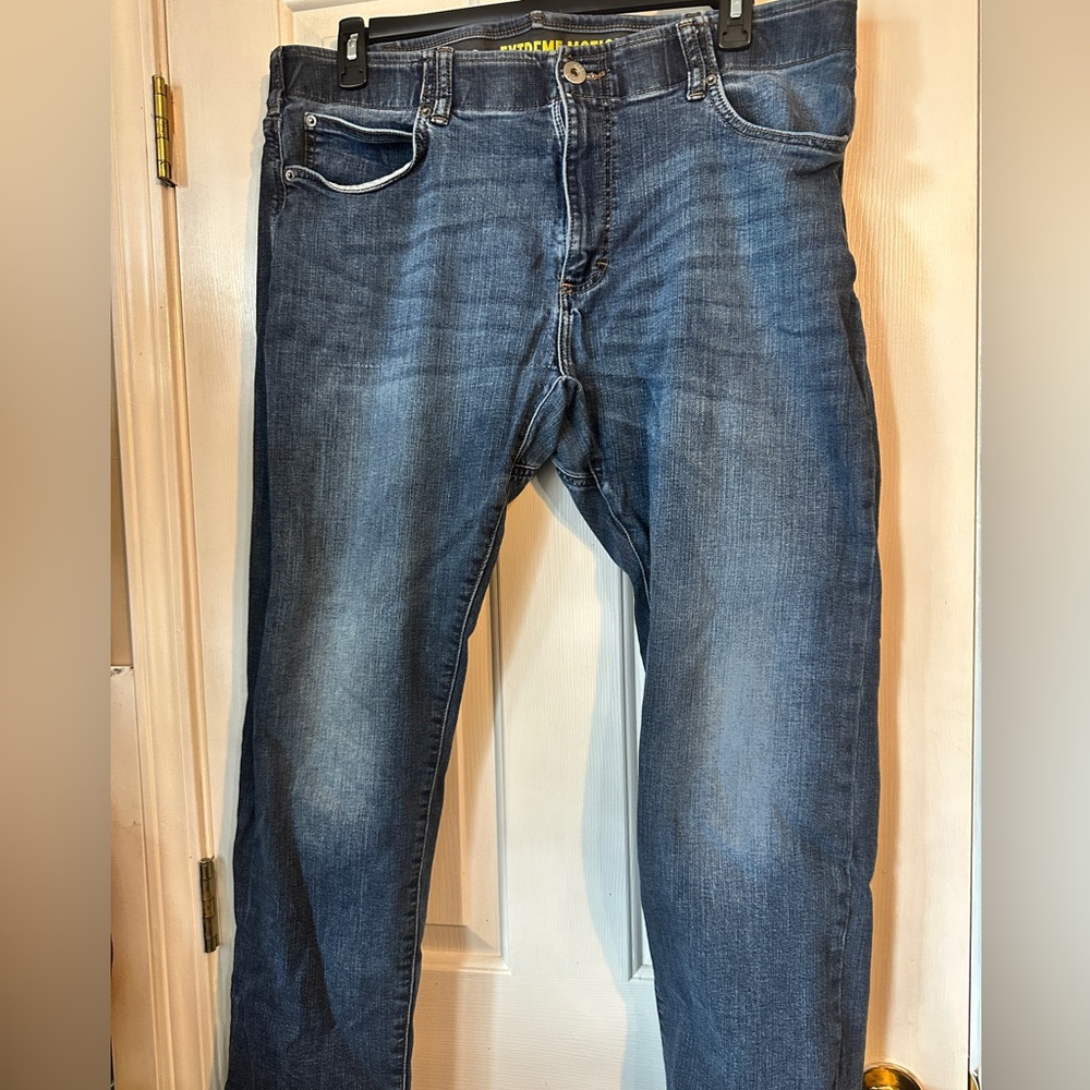 Men’s Extreme Motion Lee Jeans 40 x 30